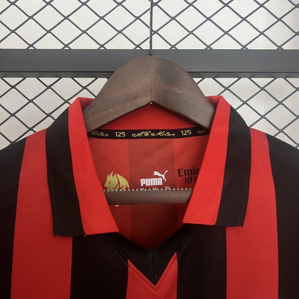 MILAN AC DOMICILE MAILLOT ANNIVERSAIRE 125 ANS RETRO KIT 24/25 – Image 3