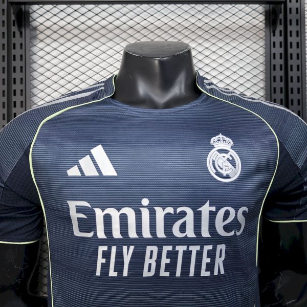 REAL MADRID EXTERIEUR VERSION JOUEUR 25/26 – Image 3