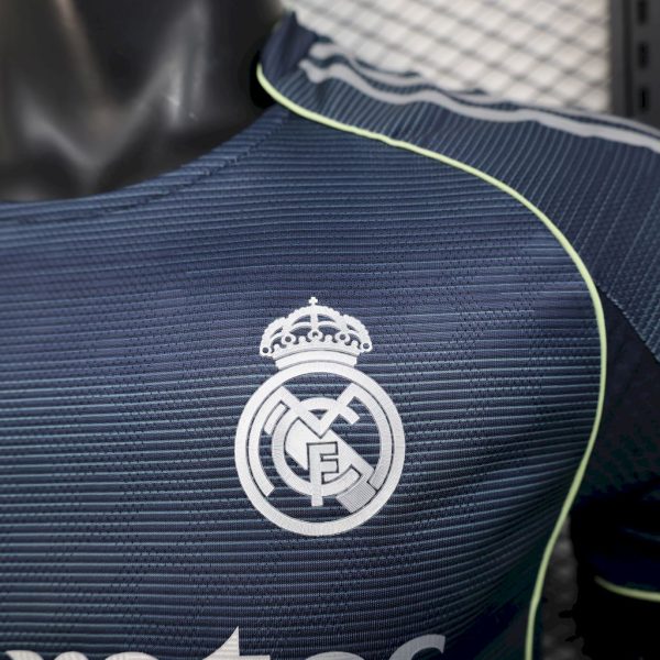REAL MADRID EXTERIEUR VERSION JOUEUR 25/26 – Image 2