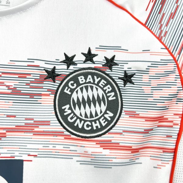 BAYERN MUNICH EXTERIEUR KIT ENFANT 25/26 – Image 4