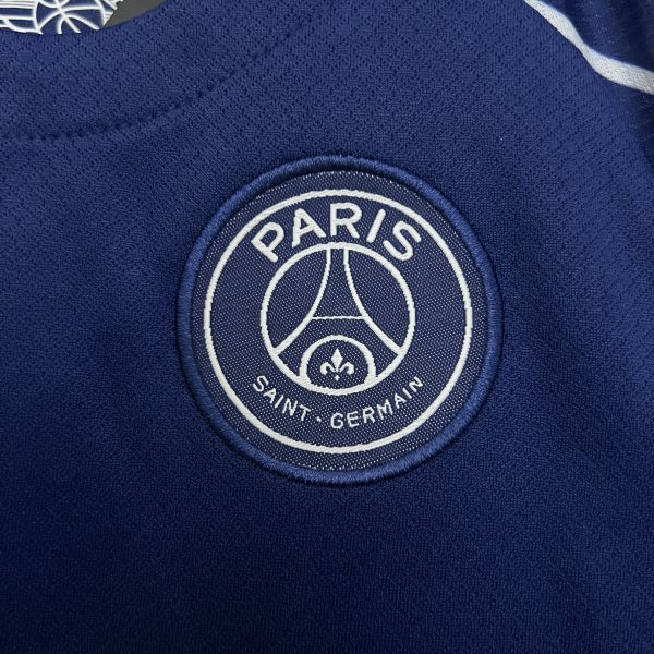 PARIS SAINT GERMAIN QUATRIEME MAILLOT 24/25 KIT ENFANTS MANCHES LONGUES – Image 2