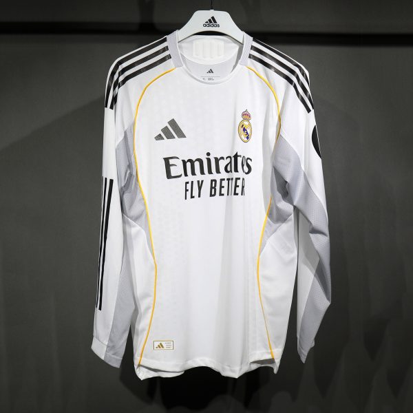 REAL MADRID DOMICILE 25/26 VERSION JOUEUR MANCHES LONGUES