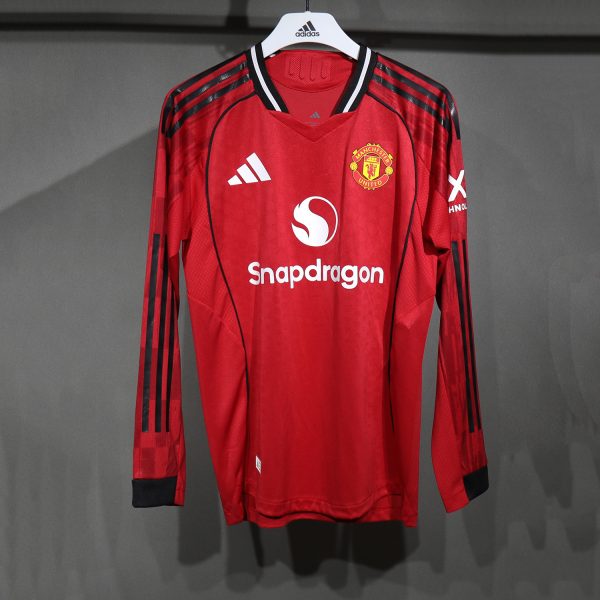 MANCHESTER UNITED DOMICILE 25/26 MANCHE LONGUE VERSION JOUEUR