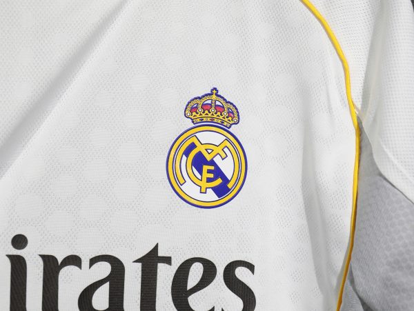 REAL MADRID DOMICILE 25/26 VERSION JOUEUR MANCHES LONGUES – Image 3