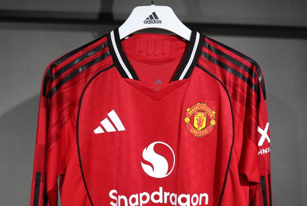 MANCHESTER UNITED DOMICILE 25/26 MANCHE LONGUE VERSION JOUEUR – Image 2