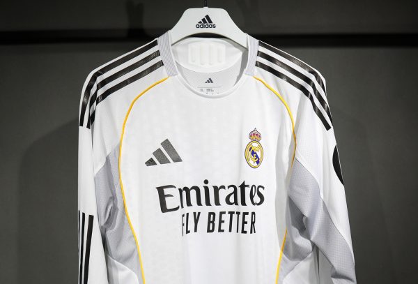 REAL MADRID DOMICILE 25/26 VERSION JOUEUR MANCHES LONGUES – Image 2