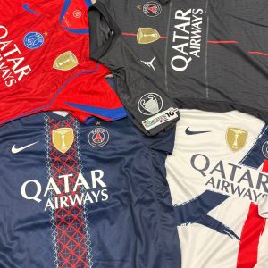 PACK 4 MAILLOTS PSG 25/26 CONFIGURATION FULL EUROPE (ETOILE,PATCH INTERC,PATCHS VAINQUEUR LDC) VERSION JOUEURS