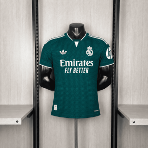 REAL MADRID EXTERIEUR 26/27 VERSION JOUEUR